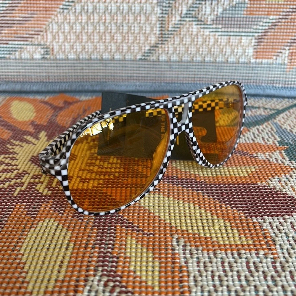 Vans Summer Holiday UV Protect Shades Sunglasses
NWT - Picture 12 of 16